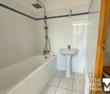 Location Appartement 3 pièces 51m² MONTIGNY LE BRETONNEUX 78180 - Photo 2