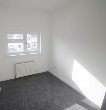 2 bedroom terraced house to rent - Photo 2