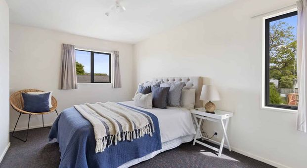 2 Bedroom Unfurnished Sunny Apartment - Photo 1