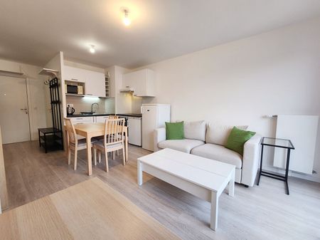 Location Appartement 2 pièces 45m² - Photo 2