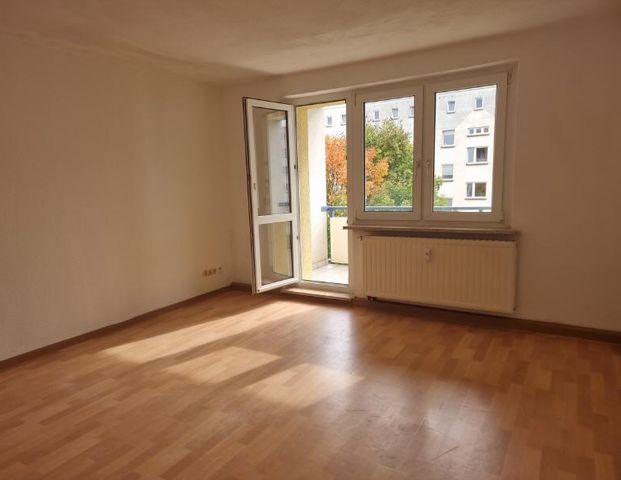 Schmucke Dreiraumwohnung mit Balkon in Weida! - Foto 1