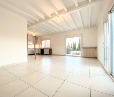 Location Maison 4 pièces 101m² ST GENIS LAVAL 69230 - Photo 5