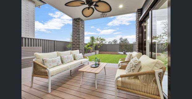 Entertainers Delight & Solar Panel To Reduce Your Bills! - Photo 1