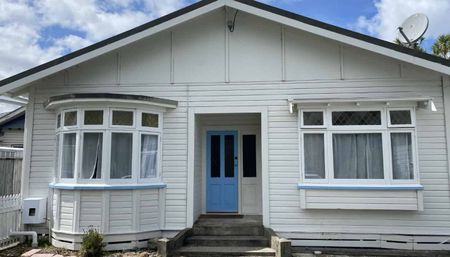 3 Bedroom home with sunroom in Boulcott - Photo 5