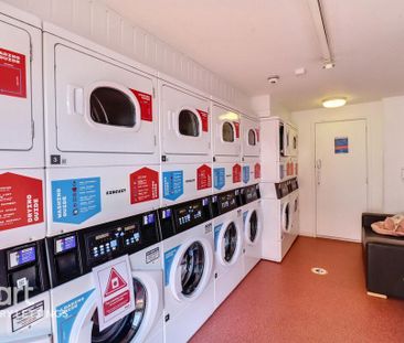 1 bedroom in a flat share to rent - Photo 2