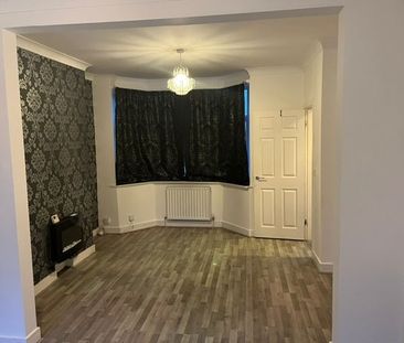 3 Bed Semi-Detached House, Hollinsend Avenue, S12 - Photo 1