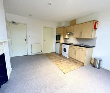 Studio to rent - Photo 2