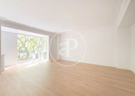 Piso de alquiler en C. de Serrano, Castellana - Photo 2