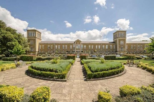 Princess Park Manor, Friern Barnet, N11 - Photo 1