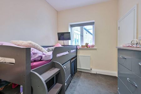 2 bedroom semi-detached house to rent - Photo 4