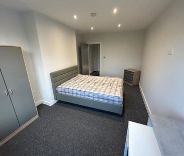 3 bedroom private hall to rent - Photo 4