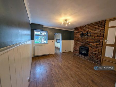 2 bedroom semi-detached house to rent - Photo 2