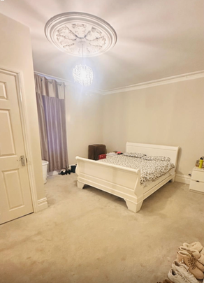 1 bedroom in a house share to rent - Photo 1