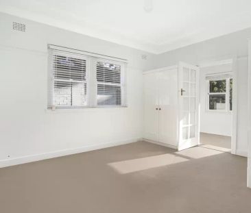 Gorgeous Townhouse with House Appeal - Photo 2