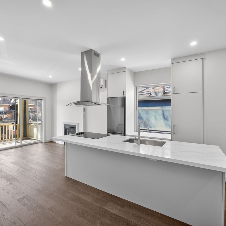 For Lease - 23 Fernwood Park Avenue Unit# 2nd floor, Toronto, Ontario - Photo 1