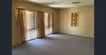 Three Bedroom House - Oxley Vale - Photo 4