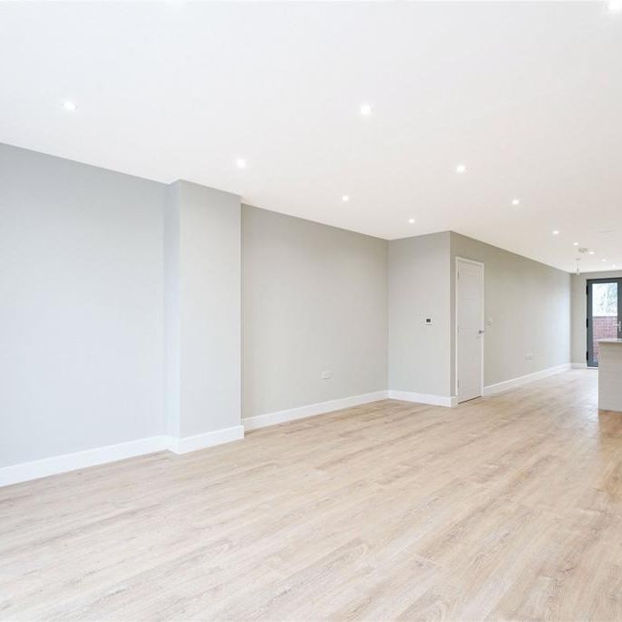 3 bedroom apartment to rent - Photo 1