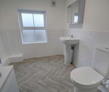 The Parade, CO14 - Photo 4