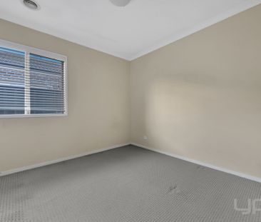 35 Brickwood Circuit, CRAIGIEBURN - Photo 4