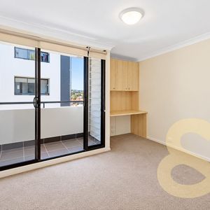 Contemporary 1-Bedroom Apartment in Prime Maroubra Junction Location - Photo 2