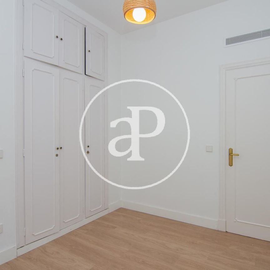 Penthouse for rent in Príncipe de Vergara - Photo 1