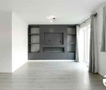 3 bedroom end of terrace house to rent - Photo 3