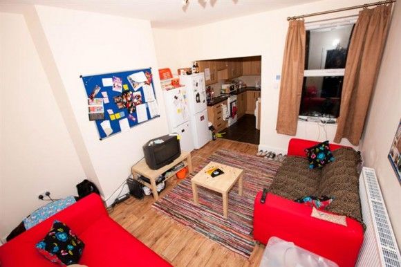 A newly refurbished 5 double bedroom house in Ecclesall area - Photo 1