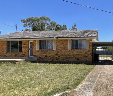 Tidy 3 bedroom home - Photo 6