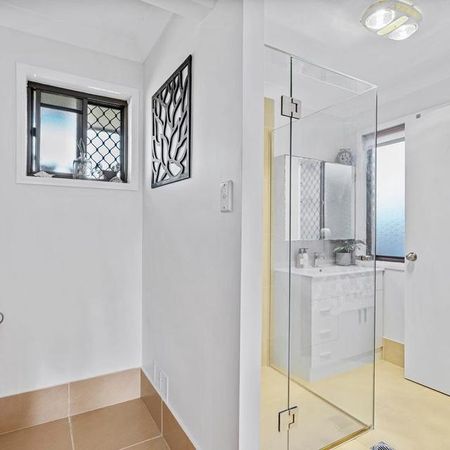 2/172 Barrier Reef Drive - Photo 4