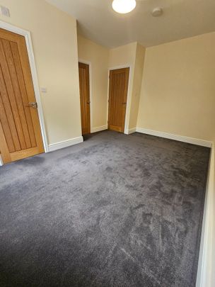 1 Bed Flat, Gainsborough Road, LE2 - Photo 1