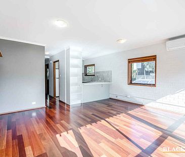 Welcome to your newly renovated haven in North Lyneham! - Photo 1