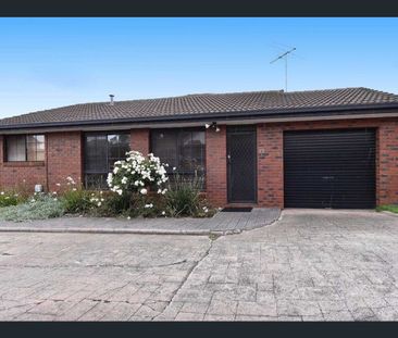 Low-Maintenance Living in Prime Location! - Photo 4