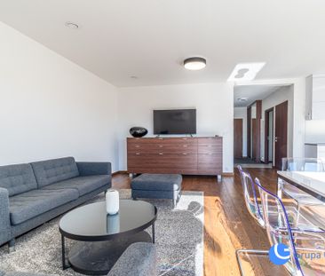 Nowoczesny z garażem na zamkniętym os. *Zielonki* - Zdjęcie 1