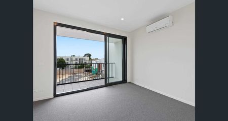 8/3 Adelaide Street, Mckinnon VIC 3204 - Photo 2