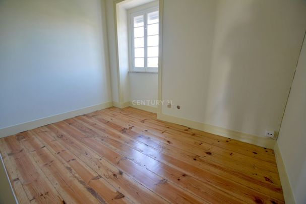 Magnífico apartamento T4, localizado na pitoresca vila de Gaeiras. - Photo 1