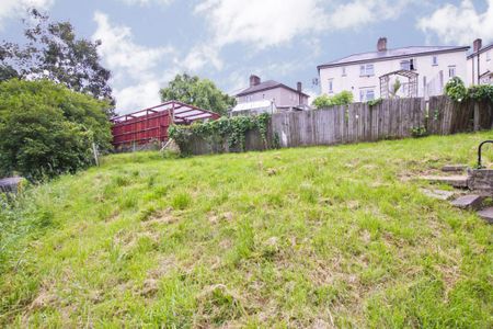 3 bedroom semi-detached house to rent - Photo 4