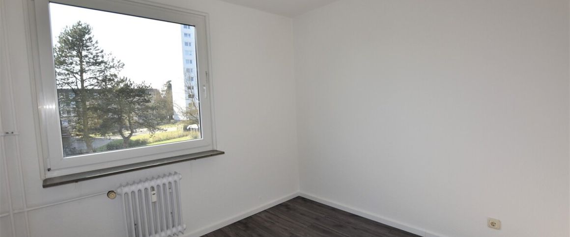 Große 3,5-Zimmer-Wohnung mit Balkon in Bad Schwartau - OTTO STÖBEN GmbH - Foto 1