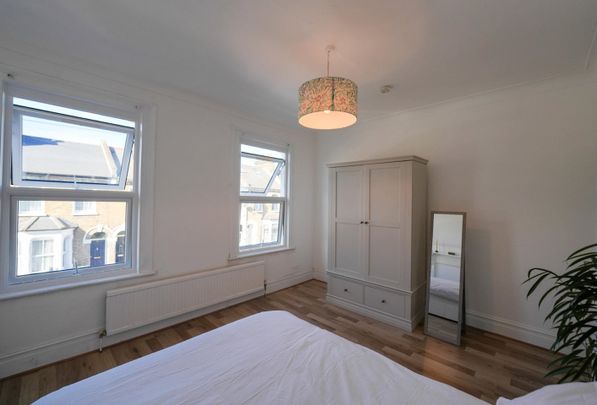 Room in a Shared Flat, Alloa Road, SE8 - Photo 1