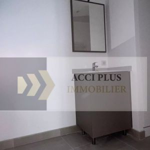 Location Appartement 2 pièces 45m² NIMES 30000 - Photo 2