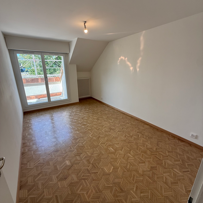 Appartement entièrement rénové de 3 pièces sis au 3ème étage - Foto 1