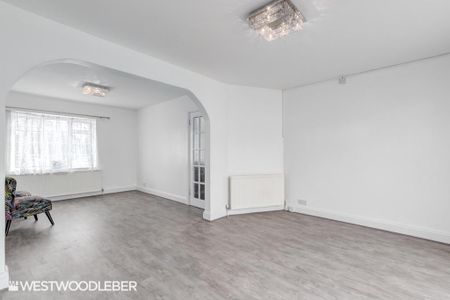 3 bedroom semi-detached house to rent - Photo 3