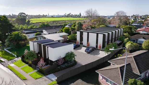 HENDERSON, 3 BEDROOMS - Photo 1