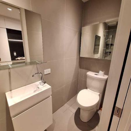 Studio à louer - Le Charlotte Condominiums - Photo 3