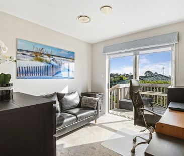 Sun-Drenched Home with Stunning Rangi - Zone - Photo 3