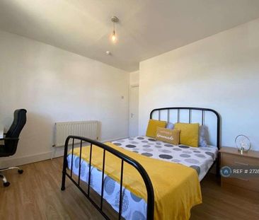 1 bedroom in a flat share to rent - Photo 2