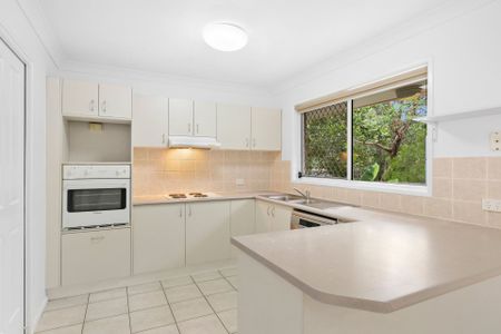 Charming Mudgeeraba Home with Ideal Location for Families and Commuters Alike. - Photo 3