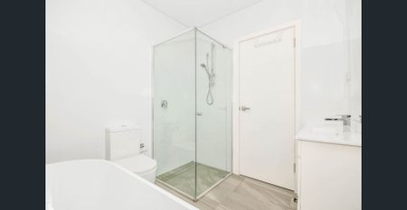 Near-New Stylish Duplex Living in Prime Guildford Location! - Photo 5