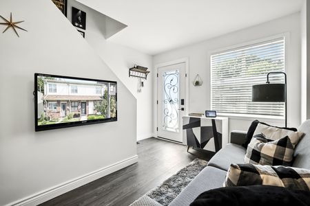 For Lease - 152 Olive Avenue, Oshawa, Ontario - Photo 2