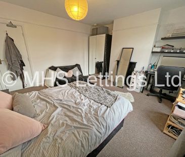 5 Bedroom Mid Terraced House for rent in Ash Road - Photo 2