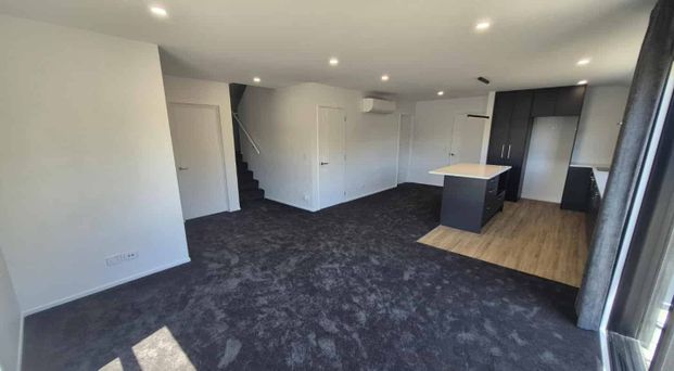 Stylish townhouse, great location coming soon - Photo 1